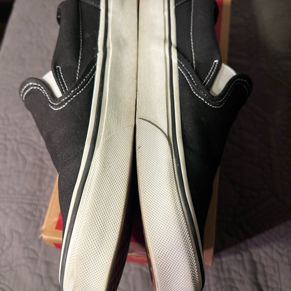 Vans Classic Slip-ons - Picture 3 of 6